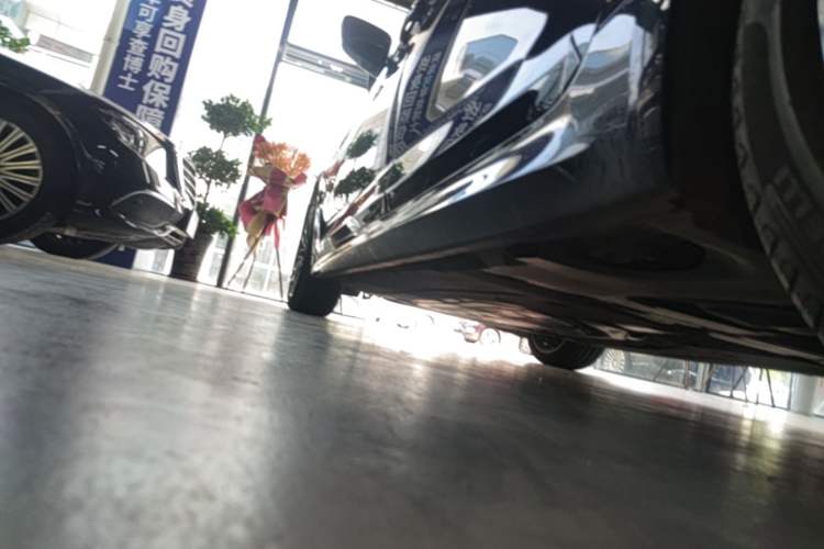 Used BMW 5 Series 2023 Restyled 530Li Leading Edition M Sport Package Left Side Sill