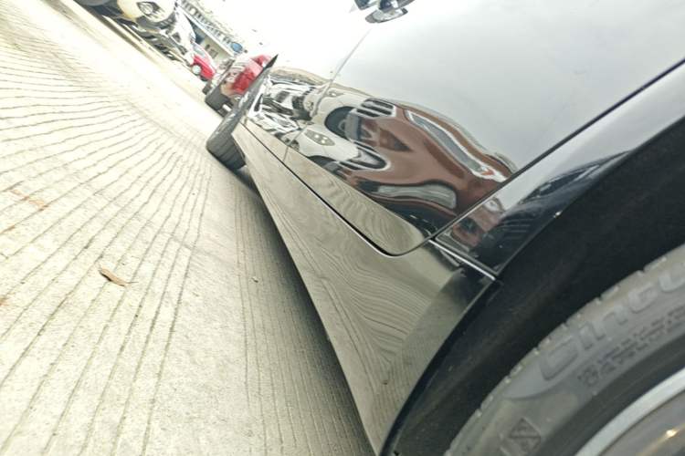 Used BMW 5 Series 2023 530Li Leading Edition Luxury Package Left Side Sill