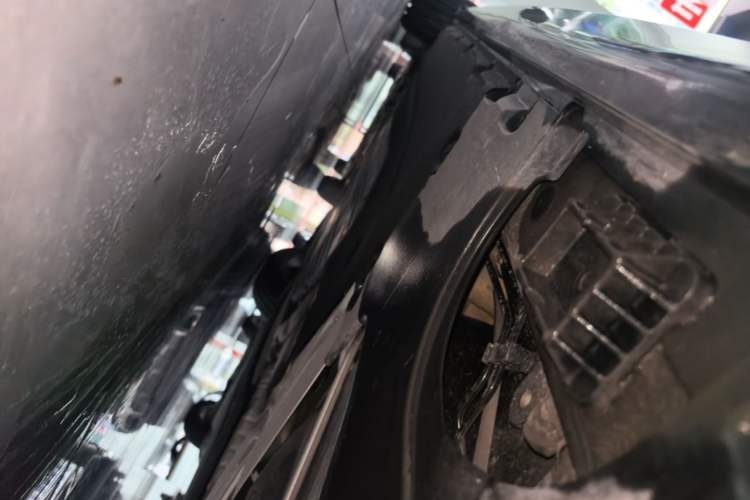 Used BMW 5 Series 2023 530Li Luxury Edition M Sport Package Left Side Sill