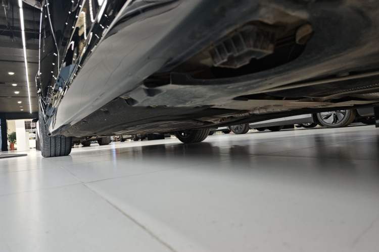Used BMW 5 Series 2023 530Li Leading Model M Sport Package Left Side Sill