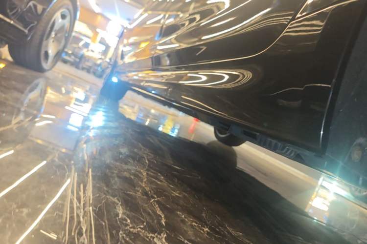 Used BMW 5 Series 2023 530Li Leading Model M Sport Package Left Side Sill