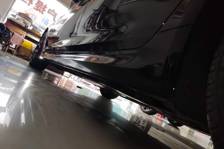 Used BMW 5 Series 2023 530Li Luxury Edition M Sport Package Left Side Sill