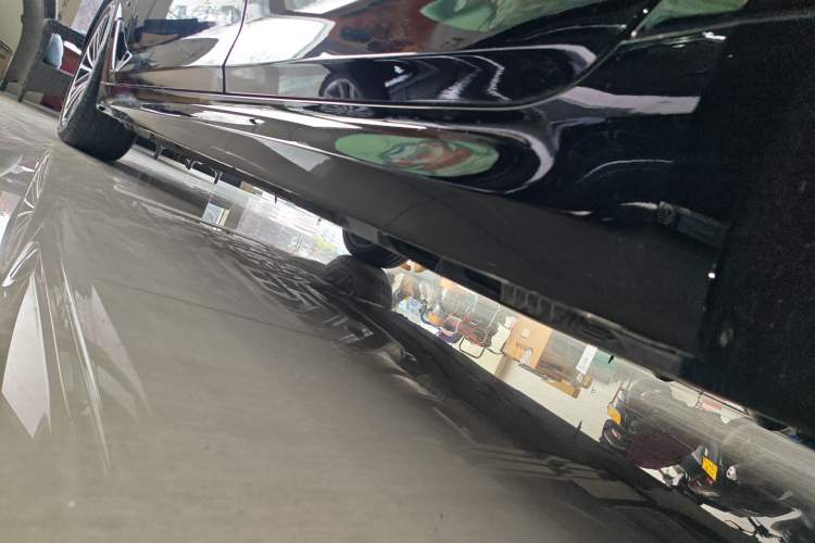 Used BMW 5 Series 2023 530Li Leading Model M Sport Package Left Side Sill