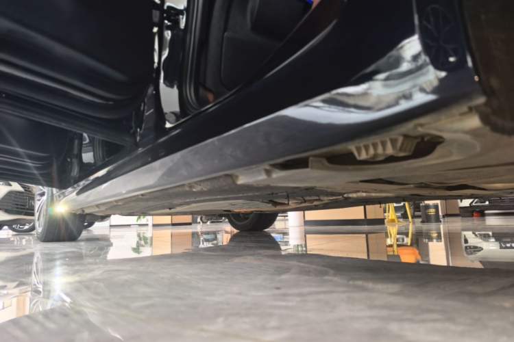 Used BMW 5 Series 2023 530Li Leading Model M Sport Package Left Side Sill