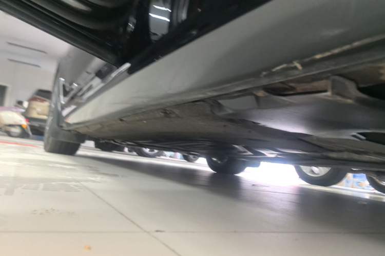 Used BMW 5 Series 2023 530Li Leading Model M Sport Package Left Side Sill
