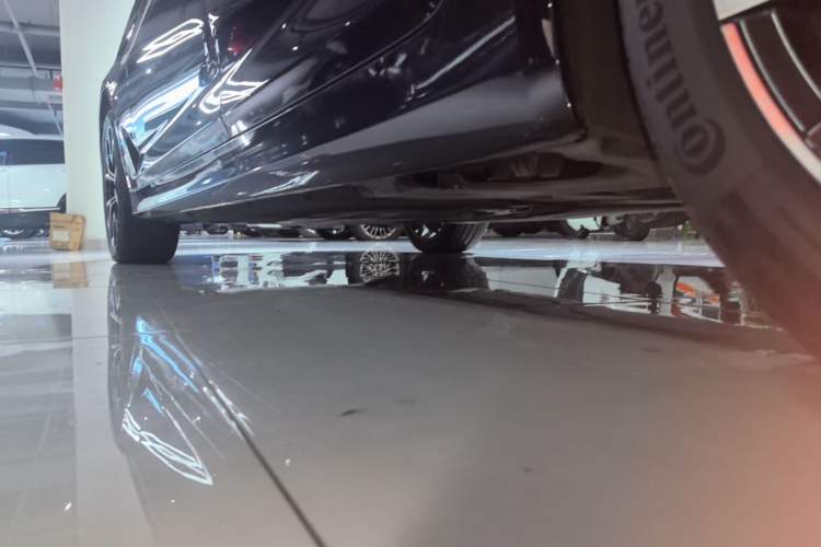 Used BMW 5 Series 2023 530Li Leading Edition Luxury Package Left Side Sill