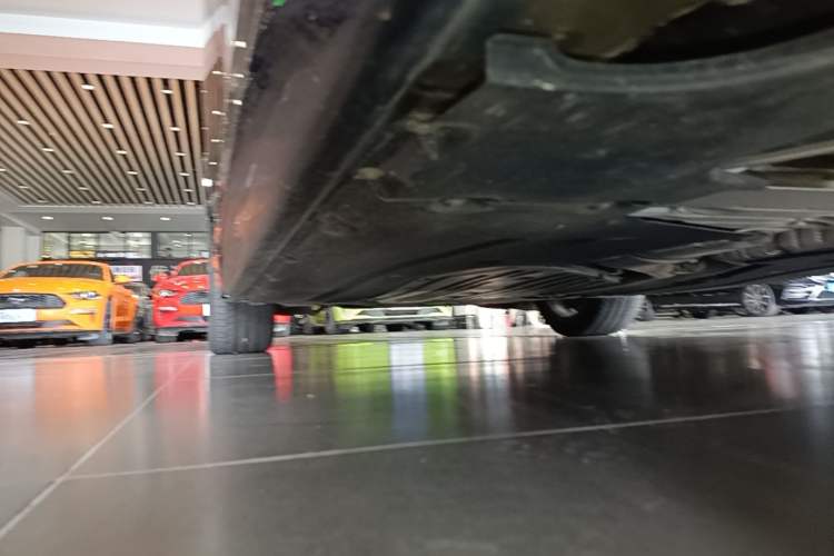 Used BMW 5 Series 2023 530Li Luxury Edition M Sport Package Left Side Sill