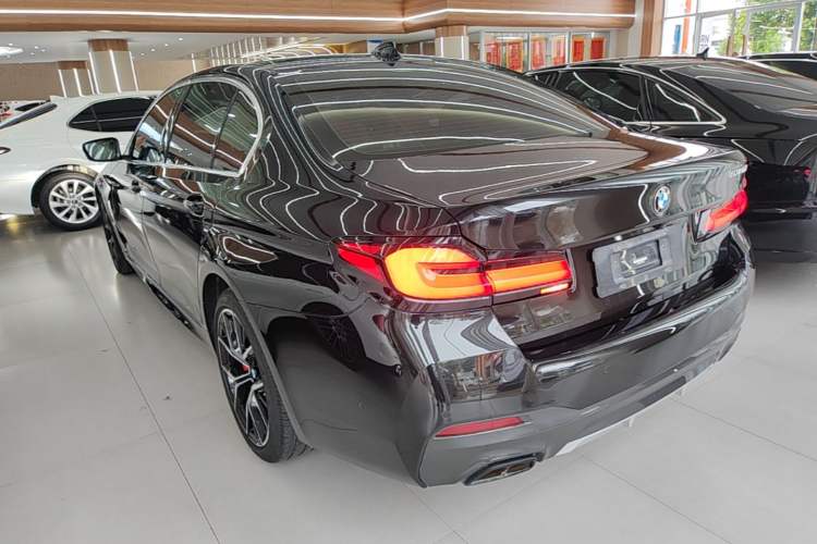 Used BMW 5 Series 2023 530Li Luxury Edition M Sport Package Rear Left 45 Deg
