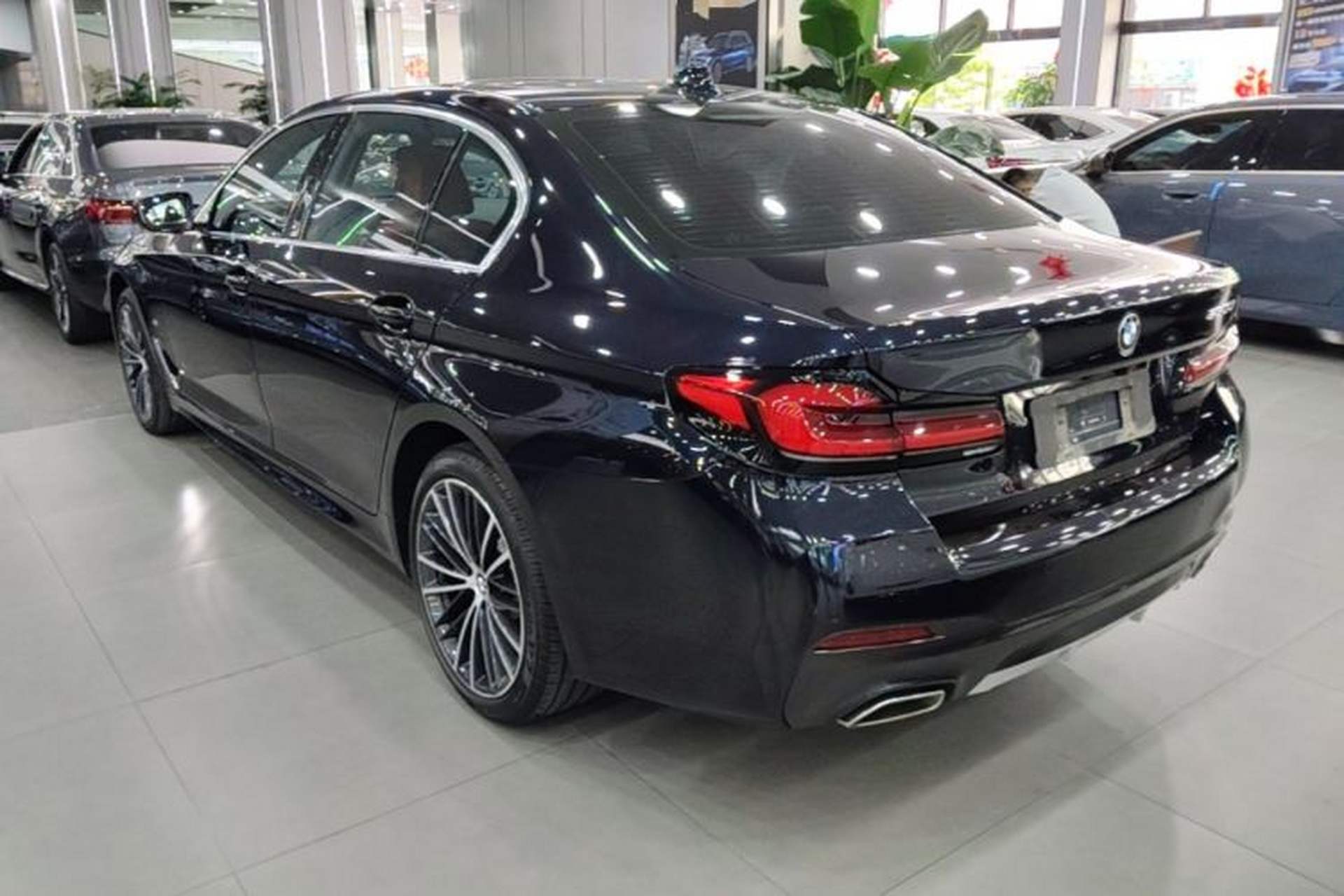 Used BMW 5 Series 2023 530Li Leading Model M Sport Package Rear Left 45 Deg