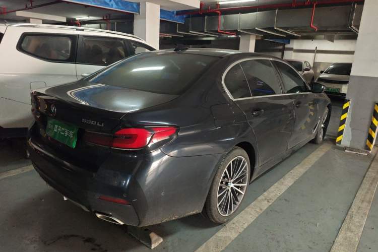 Used BMW 5 Series 2023 530Li Leading Model M Sport Package Rear Right 45 Deg