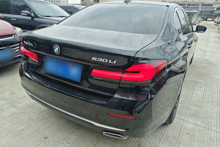 Used BMW 5 Series 2023 530Li Leading Edition Luxury Package Rear Right 45 Deg