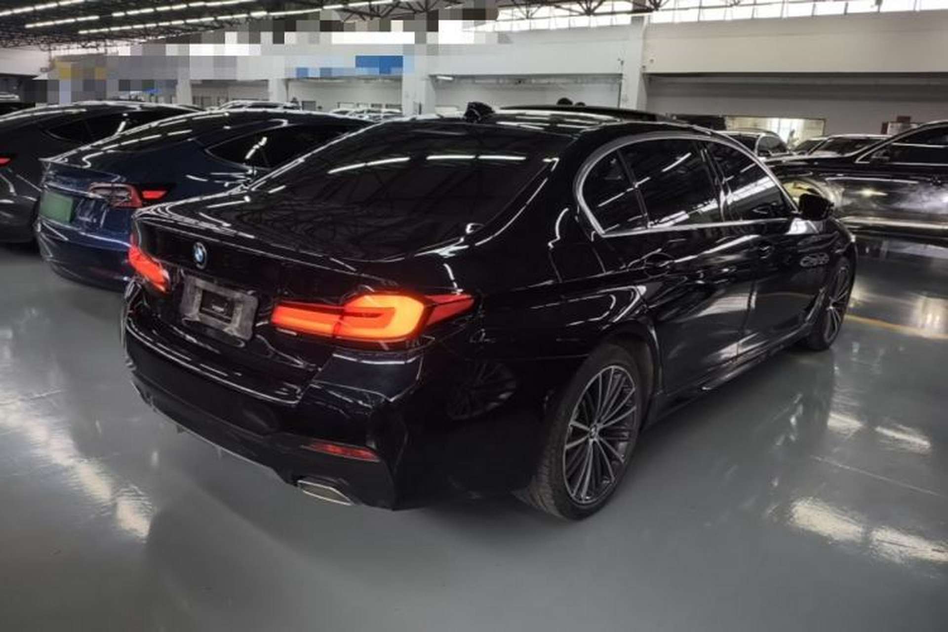 Used BMW 5 Series 2023 530Li Leading Model M Sport Package Rear Right 45 Deg