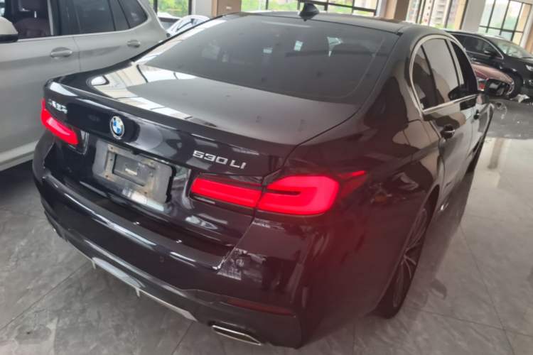 Used BMW 5 Series 2023 530Li Leading Model M Sport Package Rear Right 45 Deg
