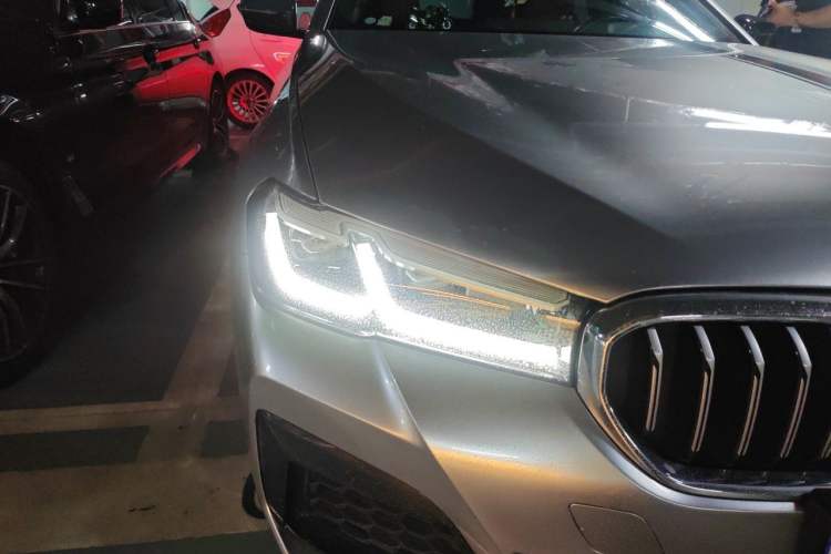 Used BMW 5 Series 2023 530Li Leading Model M Sport Package Right Front Headlight