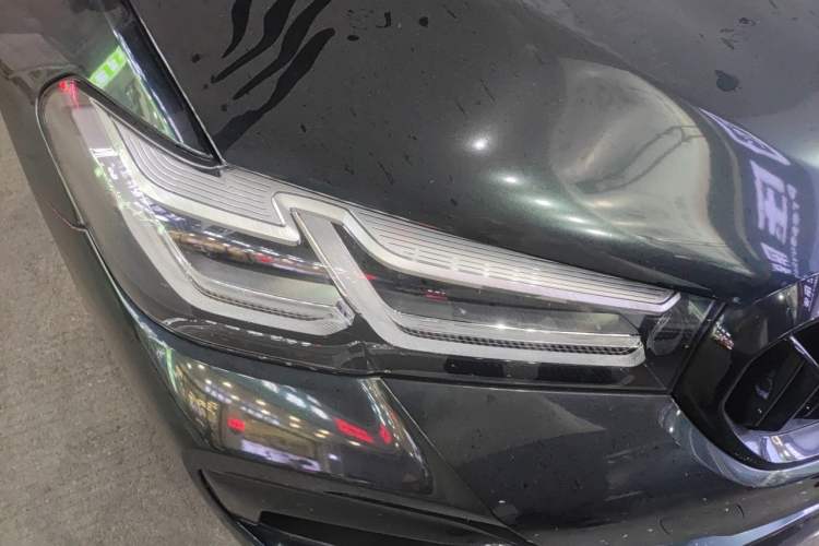 Used BMW 5 Series 2023 530Li xDrive M Sport Package Right Front Headlight