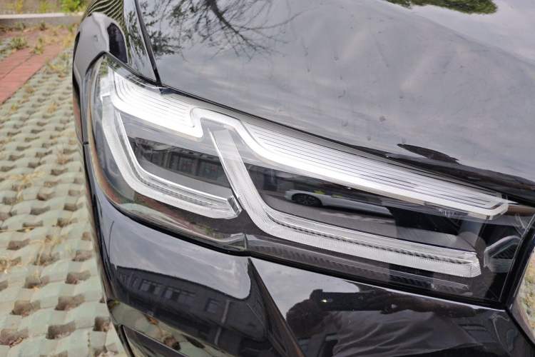 Used BMW 5 Series 2023 530Li Leading Model M Sport Package Right Front Headlight