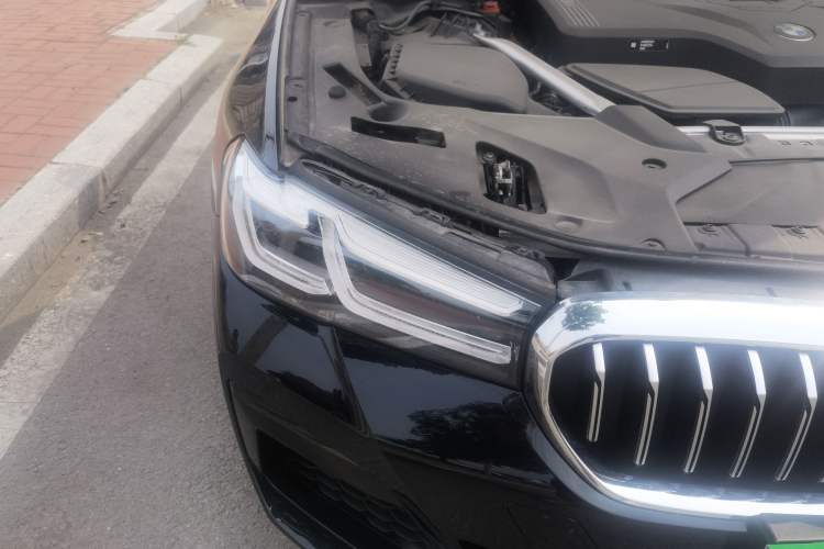 Used BMW 5 Series 2023 530Li xDrive M Sport Package Right Front Headlight