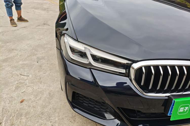 Used BMW 5 Series 2023 Restyled 530Li Luxury Edition M Sport Package Right Front Headlight