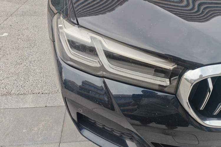 Used BMW 5 Series 2023 530Li Leading Model M Sport Package Right Front Headlight