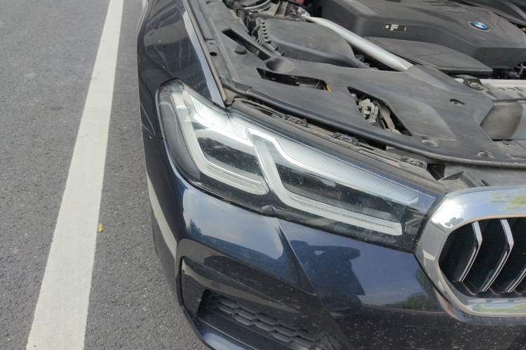 Used BMW 5 Series 2023 530Li Leading Model M Sport Package Right Front Headlight