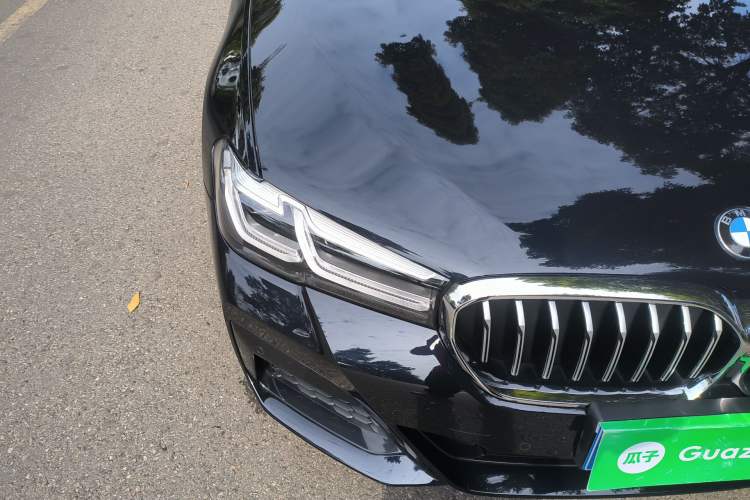 Used BMW 5 Series 2023 530Li Luxury Edition M Sport Package Right Front Headlight