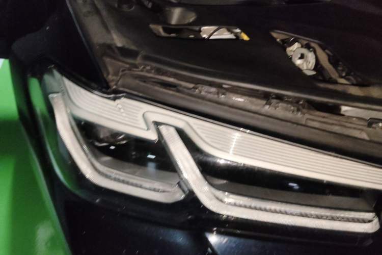 Used BMW 5 Series 2023 530Li Leading Model M Sport Package Right Front Headlight