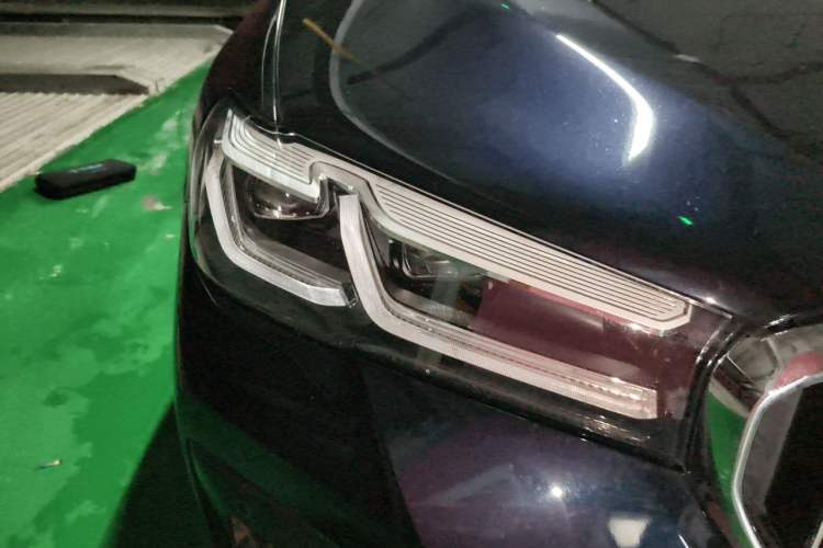 Used BMW 5 Series 2023 530Li Luxury Edition M Sport Package Right Front Headlight