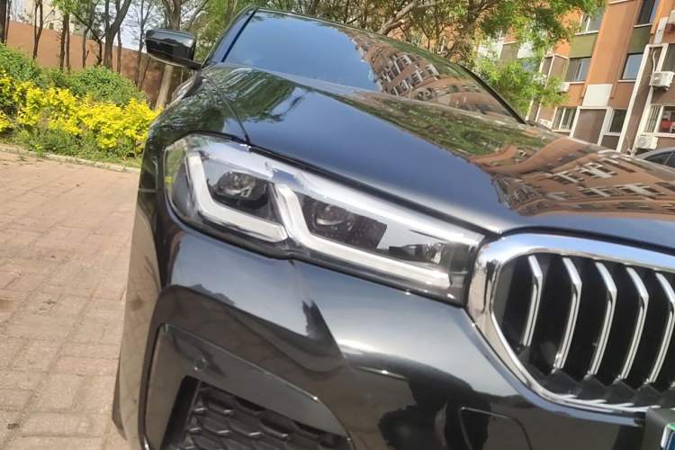 Used BMW 5 Series 2023 Restyled 530Li Luxury Edition M Sport Package Right Front Headlight