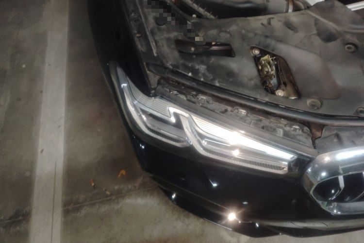 Used BMW 5 Series 2023 530Li Leading Model M Sport Package Right Front Headlight