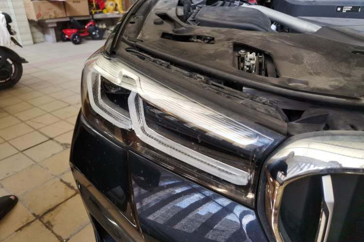 Used BMW 5 Series 2023 530Li Leading Model M Sport Package Right Front Headlight
