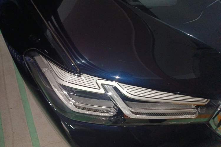 Used BMW 5 Series 2023 530Li Leading Model M Sport Package Right Front Headlight
