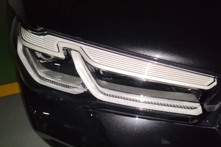 Used BMW 5 Series 2023 530Li Leading Model M Sport Package Right Front Headlight