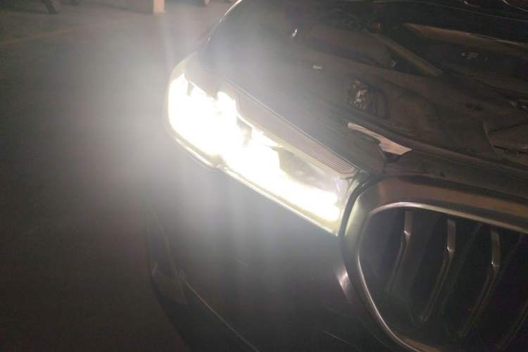 Used BMW 5 Series 2023 530Li Leading Edition Luxury Package Right Front Headlight