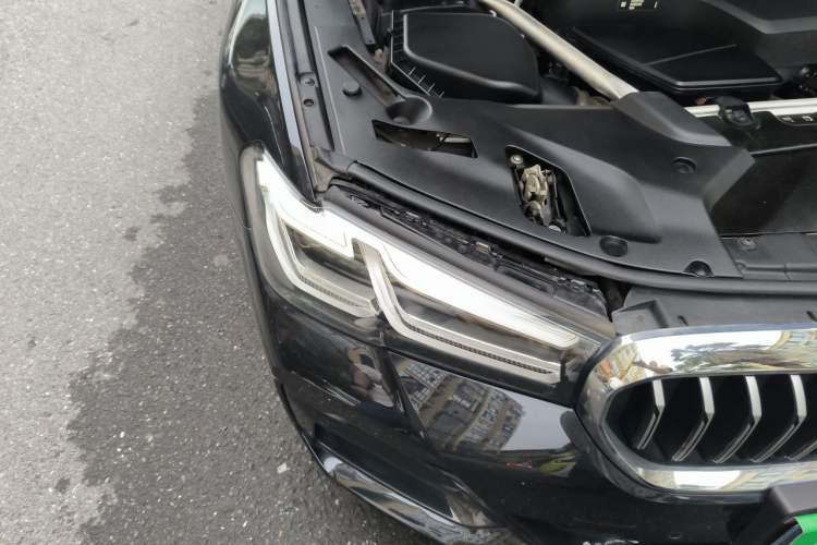 Used BMW 5 Series 2023 Restyled 530Li Luxury Edition M Sport Package Right Front Headlight