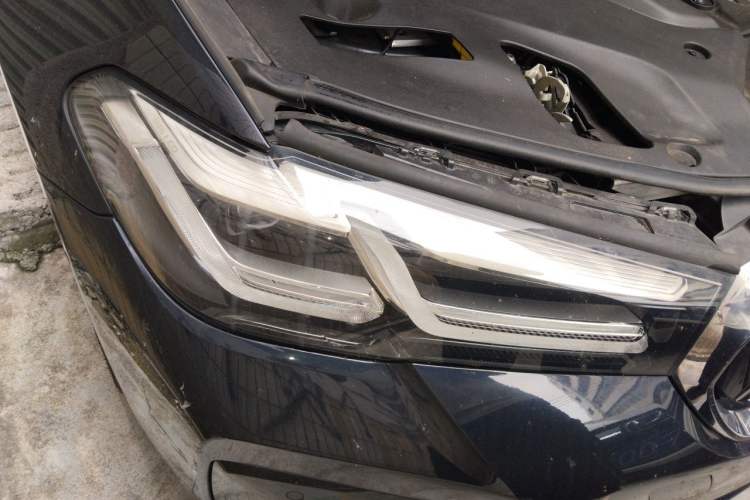 Used BMW 5 Series 2023 530Li Luxury Edition Premium Package Right Front Headlight