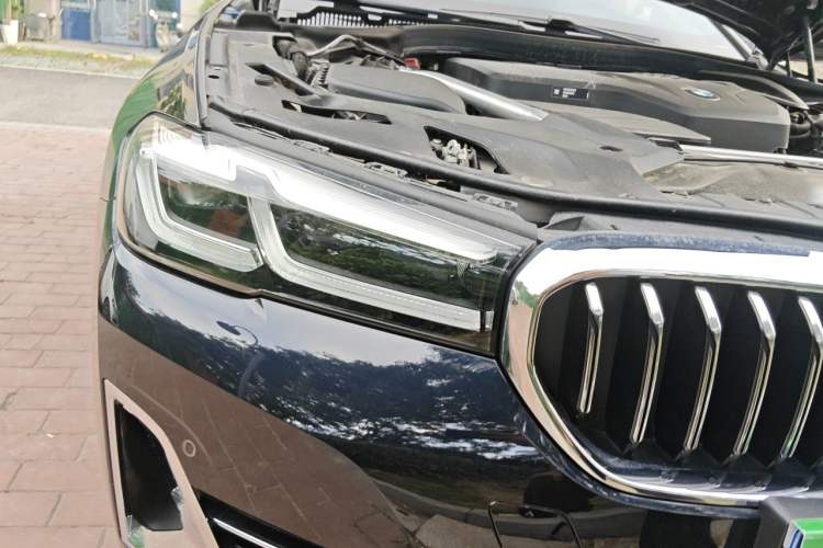 Used BMW 5 Series 2023 530Li Luxury Edition Premium Package Right Front Headlight