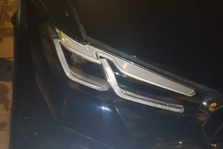 Used BMW 5 Series 2023 530Li Executive M Sport Package Right Front Headlight