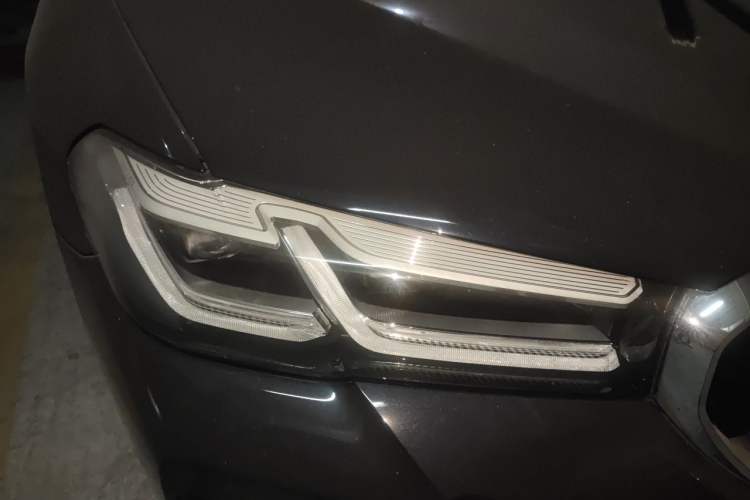 Used BMW 5 Series 2023 530Li Leading Model M Sport Package Right Front Headlight