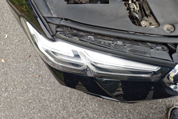 Used BMW 5 Series 2023 530Li Leading Model M Sport Package Right Front Headlight