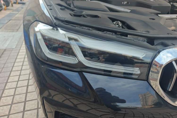 Used BMW 5 Series 2023 530Li Leading Model M Sport Package Right Front Headlight