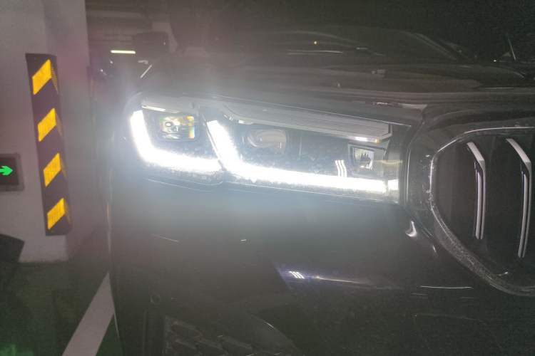 Used BMW 5 Series 2023 Restyled 530Li Leading Edition M Sport Package Right Front Headlight