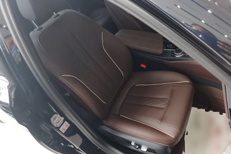 Used BMW 5 Series 2023 530Li Leading Model M Sport Package Right Front Seat