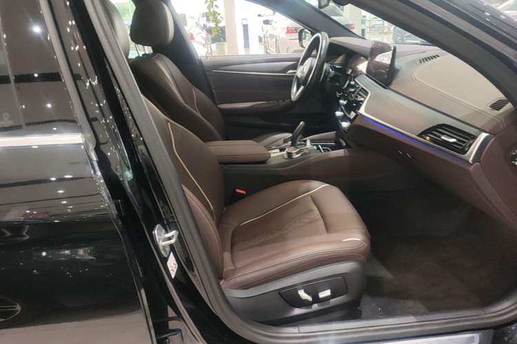 Used BMW 5 Series 2023 530Li Leading Model M Sport Package Right Front Seat