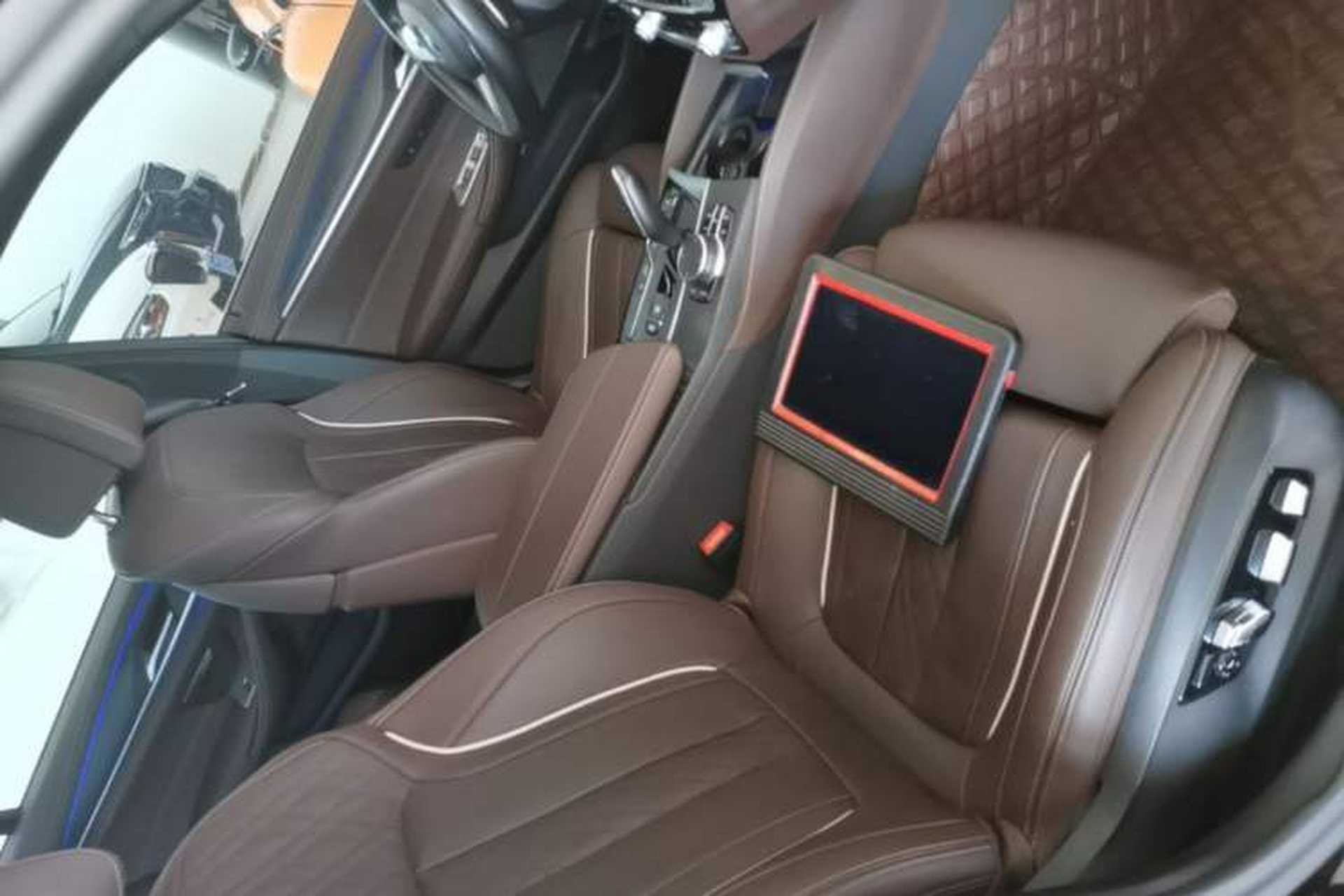 Used BMW 5 Series 2023 530Li Luxury Edition M Sport Package Right Front Seat