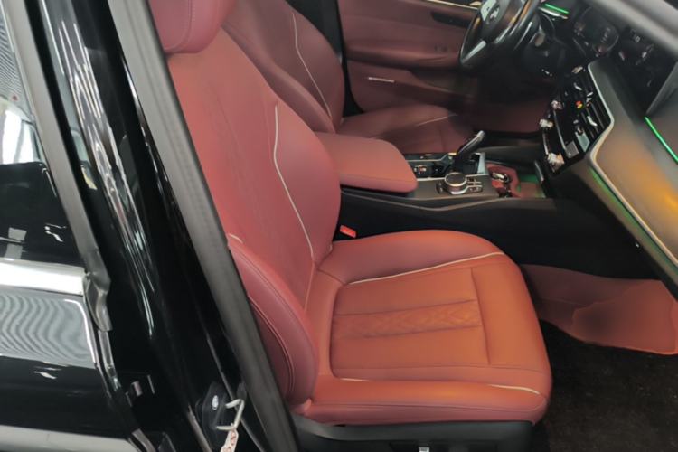 Used BMW 5 Series 2023 530Li Leading Model M Sport Package Right Front Seat
