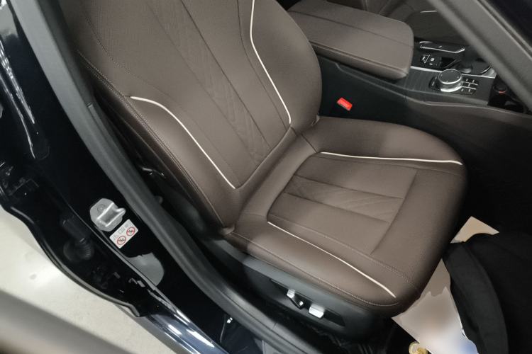 Used BMW 5 Series 2023 530Li xDrive M Sport Package Right Front Seat