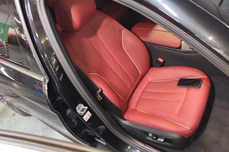 Used BMW 5 Series 2023 530Li Leading Model M Sport Package Right Front Seat