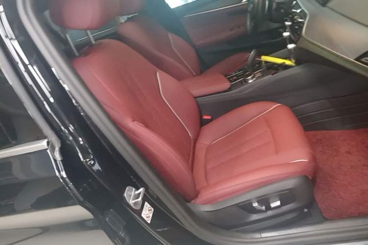 Used BMW 5 Series 2023 530Li Leading Model M Sport Package Right Front Seat