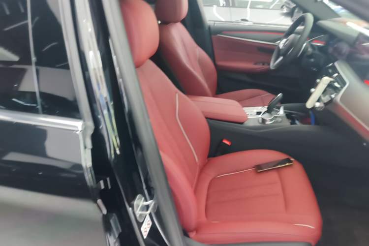 Used BMW 5 Series 2023 530Li Leading Model M Sport Package Right Front Seat