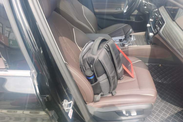 Used BMW 5 Series 2023 530Li Leading Edition Luxury Package Right Front Seat